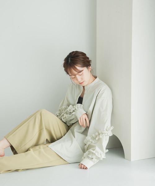 LAATO(ラート)の「LOVE FRILL SHIRTS(シャツ/ブラウス・レディース・チャコールグレー/オフホワイト・FREE)」の10枚目の写真