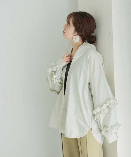 LAATO(ラート)の「LOVE FRILL SHIRTS(シャツ/ブラウス・レディース・チャコールグレー/オフホワイト・FREE)」の17枚目の写真