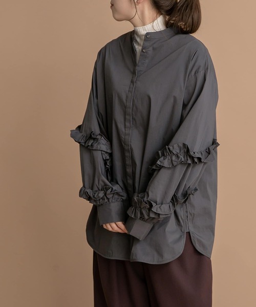 LAATO(ラート)の「LOVE FRILL SHIRTS(シャツ/ブラウス・レディース・チャコールグレー/オフホワイト・FREE)」の5枚目の写真