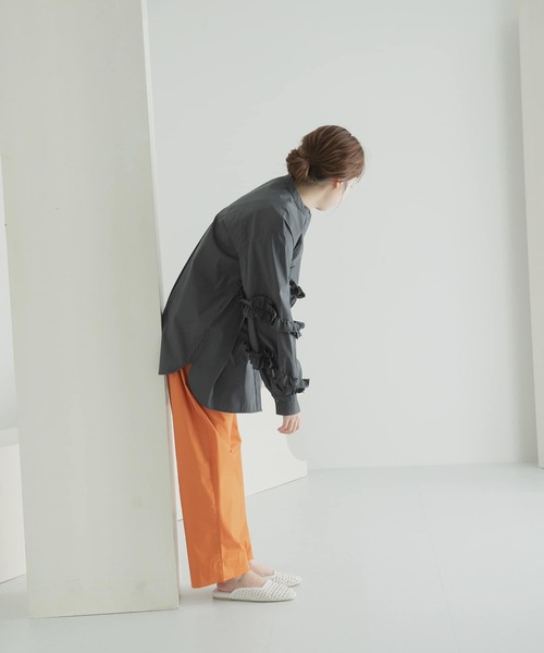 LAATO(ラート)の「LOVE FRILL SHIRTS(シャツ/ブラウス・レディース・チャコールグレー/オフホワイト・FREE)」の21枚目の写真
