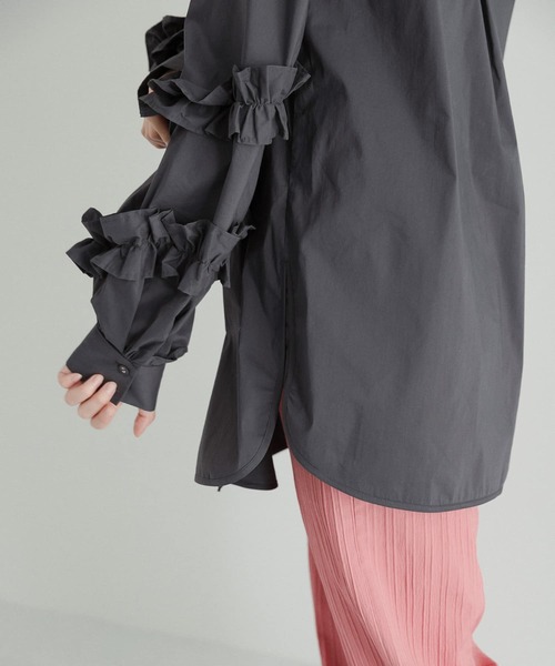 LAATO(ラート)の「LOVE FRILL SHIRTS(シャツ/ブラウス・レディース・チャコールグレー/オフホワイト・FREE)」の15枚目の写真