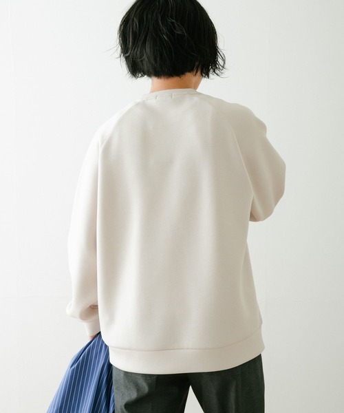 ITEMS URBANRESEARCH（アイテムズ アーバンリサーチ）の「ライトダンボール クルーネックプルオーバー（スウェット・メンズ・ベージュ/チャコールグレー/グレー/ブルー・MEDIUM/LARGE）」の16枚目の写真