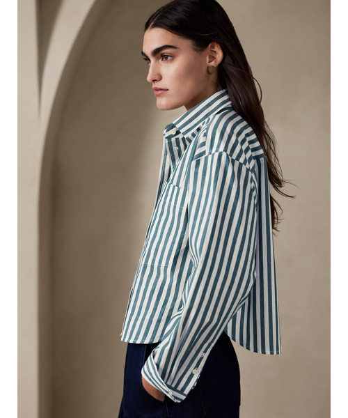 Banana Republic(バナナリパブリック)の「ペーパーウェイト ポプリン ボクシー クロップド シャツ(シャツ/ブラウス・レディース・ホワイト/ホワイト×ネイビー/マルチ/グリーン/イエロー/ブラック/グリーン系その他/ネイビー/その他・S/M/L/XS)」の5枚目の写真