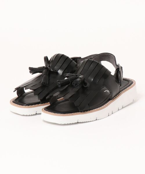 PUPE(プーペ)の「PUPE(プーペ) / レザーキルトタッセルサンダル P22-1001 厚底 ウエッジソール(サンダル・レディース・ホワイト/パイソン/ブラック・38/39/36/37/35)」の3枚目の写真