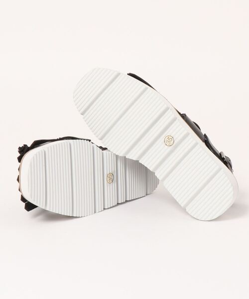 PUPE(プーペ)の「PUPE(プーペ) / レザーキルトタッセルサンダル P22-1001 厚底 ウエッジソール(サンダル・レディース・ホワイト/パイソン/ブラック・38/39/36/37/35)」の6枚目の写真