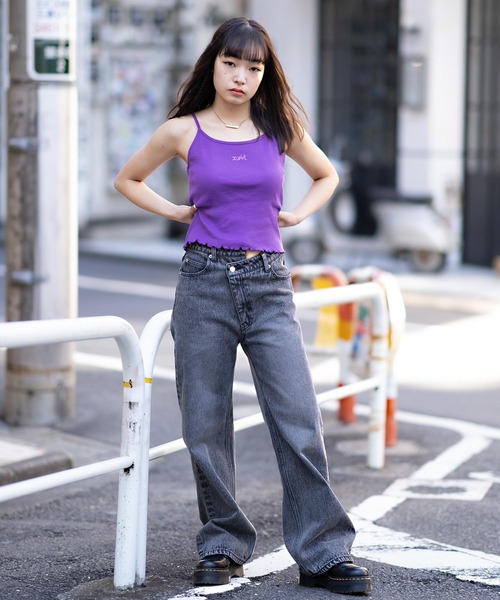 X-girl(エックスガール)の「MILLS LOGO CAMISOLE(キャミソール・レディース・ホワイト/ブラック/パープル/ライトグリーン・S/M)」の11枚目の写真