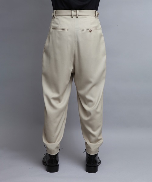 ato（アトウ）の「TRICOTIN TWO TUCK TAPERED PANTS（その他パンツ・メンズ・ブラック/ベージュ・44/46/48）」の7枚目の写真