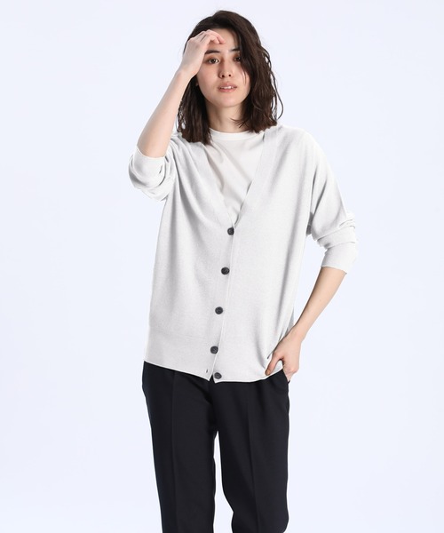 INED（イネド）の「ホールガーメント(R)Vネックカーディガン《Cuoo》（カーディガン/ボレロ・レディース・ホワイト/ネイビー/モカ・9号）」の13枚目の写真