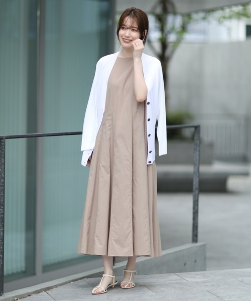 INED（イネド）の「ホールガーメント(R)Vネックカーディガン《Cuoo》（カーディガン/ボレロ・レディース・ホワイト/ネイビー/モカ・9号）」の14枚目の写真