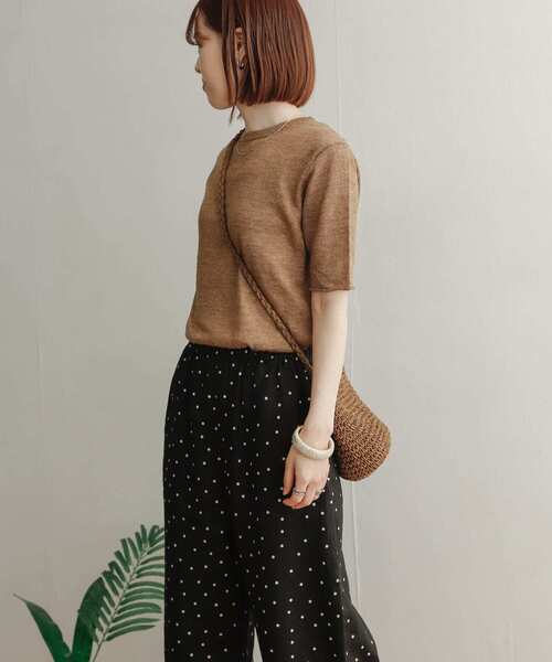 URBAN RESEARCH DOORS（アーバンリサーチドアーズ）の「リネンクルーネックプルオーバー（Tシャツ/カットソー・レディース・ブラック/ブラウン/ベージュ・MEDIUM）」の5枚目の写真