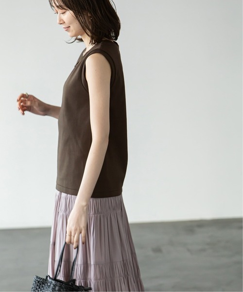 Noble(ノーブル)の「《追加2》スビンコットンスムースUネックTシャツ(Tシャツ/カットソー・レディース・ブラック/ブラウン/グレー・FREE)」の7枚目の写真