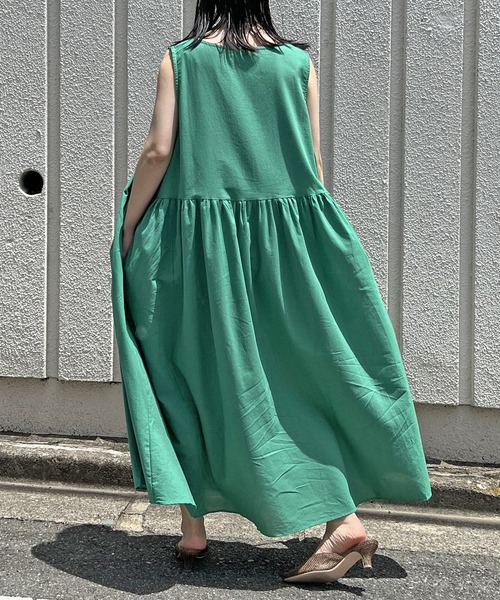 Jewelobe(ジュエローブ)の「シェル釦ノースリロングワンピース(ワンピース・レディース・グリーン/カーキ/ブルー/ブラック・FREE)」の10枚目の写真