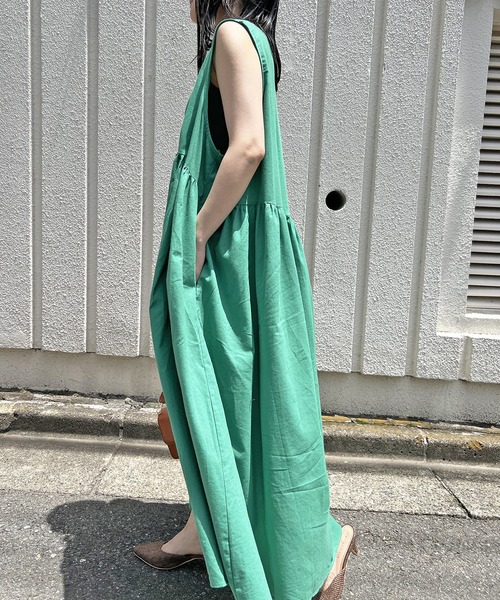 Jewelobe(ジュエローブ)の「シェル釦ノースリロングワンピース(ワンピース・レディース・グリーン/カーキ/ブルー/ブラック・FREE)」の16枚目の写真