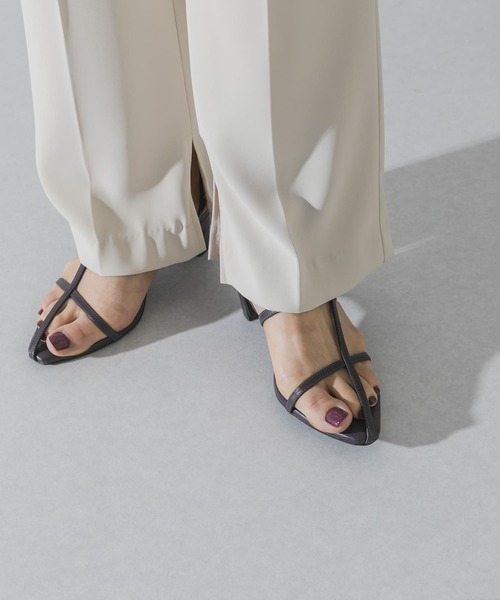 URBAN RESEARCH（アーバンリサーチ）の「ナローストラップサンダル（サンダル・レディース・アイボリー/イエロー系その他/ブルー系その他・38/37/36）」の3枚目の写真