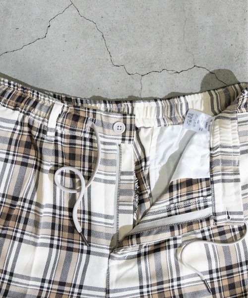 JOHN'S CLOSET(ジョンズクローゼット)の「【13】TRワイドテーパードチェックパンツ(スラックス・メンズ・チャコールグレー/ブラック/ベージュ/ブラウン/アイボリー/ブラック系その他/チェック・MEDIUM/LARGE)」の8枚目の写真