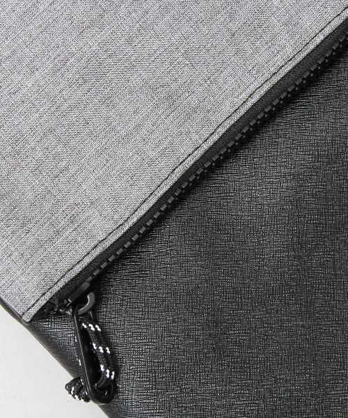 REGiSTA（レジスタ）の「異素材コンビ クラッチバッグ / ヘザーカラーPVC / フェイクレザー / ショルダーバッグ（クラッチバッグ・メンズ・ブラック/グレー・FREE）」の10枚目の写真