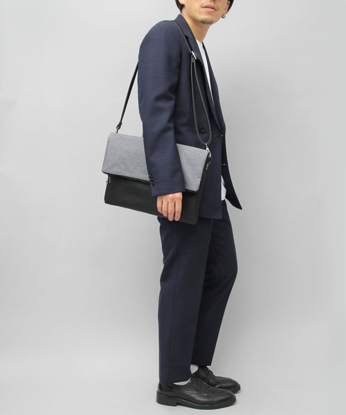 REGiSTA（レジスタ）の「異素材コンビ クラッチバッグ / ヘザーカラーPVC / フェイクレザー / ショルダーバッグ（クラッチバッグ・メンズ・ブラック/グレー・FREE）」の17枚目の写真
