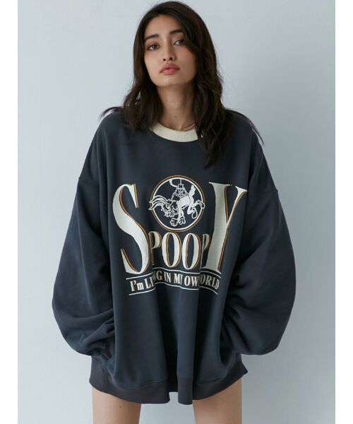 GYDA（ジェイダ）の「SPOOPY BUNNY RAISINGスウェットトップス（スウェット・レディース・オフホワイト/チャコールグレー/ピンク/ブルー・FREE）」の2枚目の写真