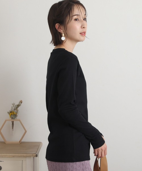 ElegChic（エレグシック）の「リブクルーネック 長袖 Tシャツ（Tシャツ/カットソー・レディース・ブラック/ベージュ/オフホワイト・M/XL/4L/3L/L）」の5枚目の写真