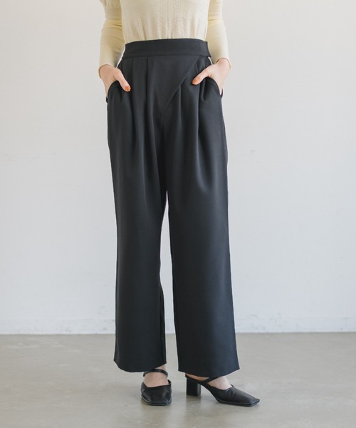 idem（イデム）の「wrap loose tuck pants/ラップルーズタックパンツ【Sサイズ展開あり】（スラックス・レディース・ブラック/グレイッシュベージュ/テラコッタ/アイボリー・SMALL/FREE）」の16枚目の写真