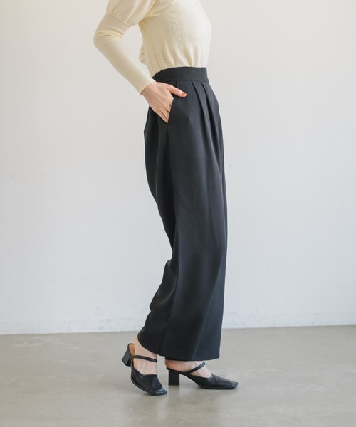 idem（イデム）の「wrap loose tuck pants/ラップルーズタックパンツ【Sサイズ展開あり】（スラックス・レディース・ブラック/グレイッシュベージュ/テラコッタ/アイボリー・SMALL/FREE）」の17枚目の写真