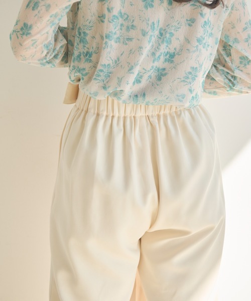 idem（イデム）の「wrap loose tuck pants/ラップルーズタックパンツ【Sサイズ展開あり】（スラックス・レディース・ブラック/グレイッシュベージュ/テラコッタ/アイボリー・SMALL/FREE）」の10枚目の写真