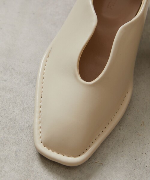 FREAK'S STORE（フリークスストア）の「【限定展開】スリットヒールパンプス（パンプス・レディース・ナチュラル/ブラック/ベージュ・23.0cm/23.5cm/24.0cm/24.5cm）」の5枚目の写真