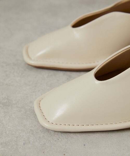 FREAK'S STORE（フリークスストア）の「【限定展開】スリットヒールパンプス（パンプス・レディース・ナチュラル/ブラック/ベージュ・23.0cm/23.5cm/24.0cm/24.5cm）」の19枚目の写真