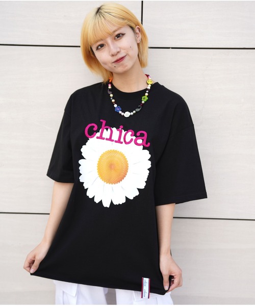 Chica（チカ）の「Chica/チカ/デイジーＴee（Tシャツ/カットソー・レディース・ピンク/ホワイト/ブラック・F）」の2枚目の写真