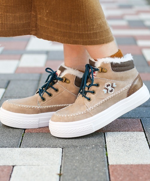 チチカカ（チチカカ）の「ネイティブ刺繍ミドルスニーカー（スニーカー・レディース・ターコイズブルー/グレー/ブラック・LARGE/MEDIUM）」の2枚目の写真