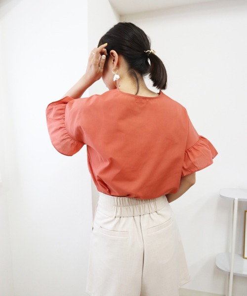 Brownie（ブラウニー）の「Brownie Vネックレース切替袖フリルブラウス（シャツ/ブラウス・レディース・ホワイト/ブラック/オレンジ・FREE）」の13枚目の写真