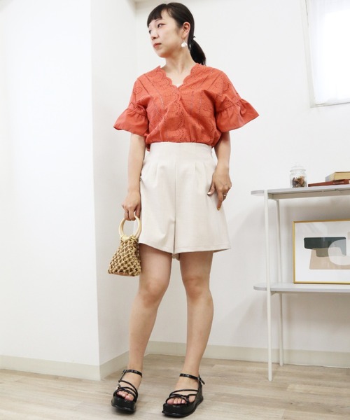 Brownie（ブラウニー）の「Brownie Vネックレース切替袖フリルブラウス（シャツ/ブラウス・レディース・ホワイト/ブラック/オレンジ・FREE）」の14枚目の写真