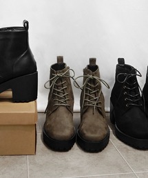 minia（ミニア）の「厚底レースアップブーティ（ブーツ）」