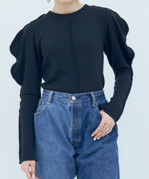 Solace（ソレイス）の「ウェーブショルダーパイルトップス（Tシャツ/カットソー・レディース・ブラック/ナチュラル/パープル・FREE）」の2枚目の写真