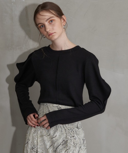 Solace（ソレイス）の「ウェーブショルダーパイルトップス（Tシャツ/カットソー・レディース・ブラック/ナチュラル/パープル・FREE）」の18枚目の写真