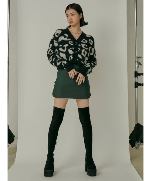 EMODA（エモダ）の「フラッフィーレオパードニットカーディガン（カーディガン/ボレロ・レディース・ベージュ/ブラック/ブルー・FREE）」の5枚目の写真