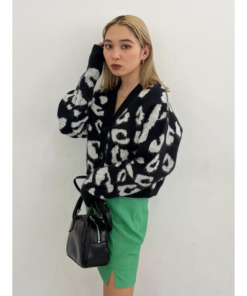 EMODA（エモダ）の「フラッフィーレオパードニットカーディガン（カーディガン/ボレロ・レディース・ベージュ/ブラック/ブルー・FREE）」の8枚目の写真