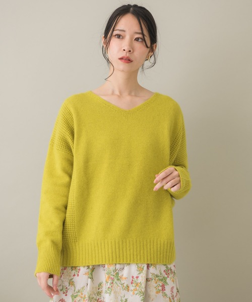 Dignite collier（ディニテコリエ）の「【KATHARINE ROSS】Dignite collier フォックス混Vネックニット（ニット/セーター・レディース・アイボリー/グリーン/イエロー・MEDIUM）」の6枚目の写真