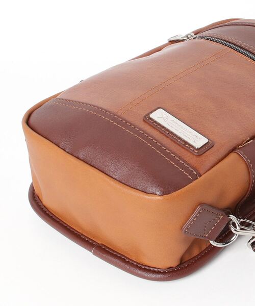 Arnold Palmer（アーノルドパーマー）の「Arnold Palmer/アーノルドパーマー PUレザー ボディーバック（ボディバッグ/ウエストポーチ・メンズ・ネイビー/ブラウン/ブルー/ブラック・FREE）」の6枚目の写真