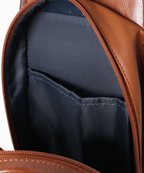 Arnold Palmer（アーノルドパーマー）の「Arnold Palmer/アーノルドパーマー PUレザー ボディーバック（ボディバッグ/ウエストポーチ・メンズ・ネイビー/ブラウン/ブルー/ブラック・FREE）」の7枚目の写真