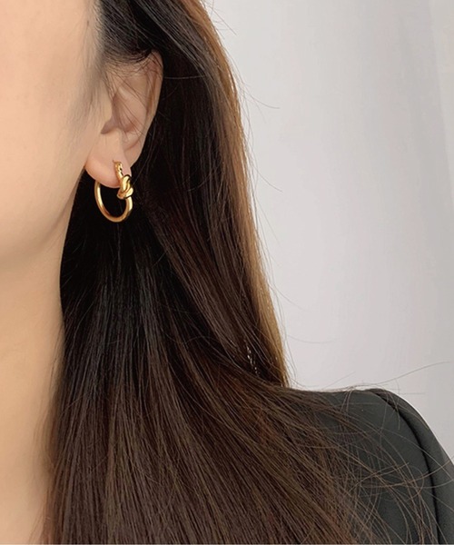 meJane(ミージェーン)の「サークルデザインピアス(ピアス(両耳用)・レディース・ゴールド・FREE)」の4枚目の写真