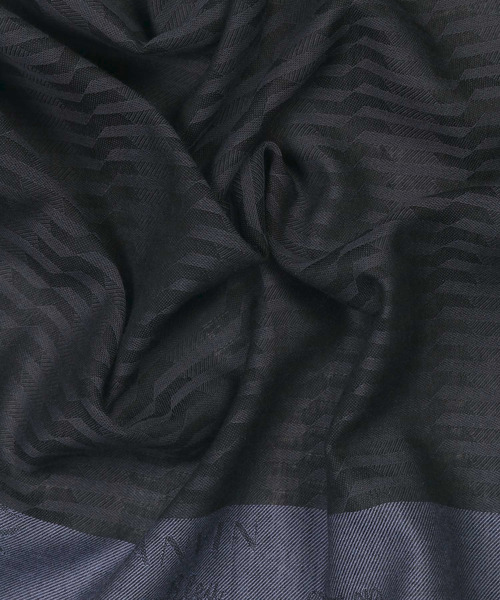 LANVIN en Bleu(ランバンオンブルー)の「ウェーブデザイン ハンカチ(ハンカチ/ハンドタオル・メンズ・ネイビー/グレー/サックスブルー・FREE)」の4枚目の写真