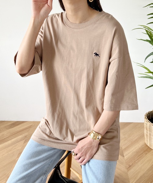 POLOCHAMPS（ポロチャンプス）の「【POLOCHAMPS/ポロチャンプス】 別注 オーバーサイズ ワンポイント刺繍 クルーネック半袖Tシャツ（Tシャツ/カットソー・レディース・ネイビー/ベージュ/ホワイト/ブラック/ダークグリーン・L/XL/M）」の4枚目の写真