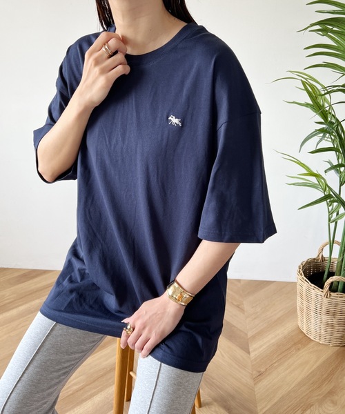 POLOCHAMPS（ポロチャンプス）の「【POLOCHAMPS/ポロチャンプス】 別注 オーバーサイズ ワンポイント刺繍 クルーネック半袖Tシャツ（Tシャツ/カットソー・レディース・ネイビー/ベージュ/ホワイト/ブラック/ダークグリーン・L/XL/M）」の5枚目の写真