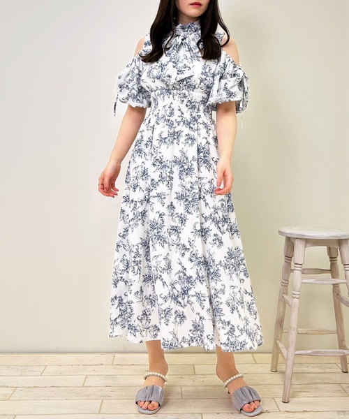 INGNI(イング)の「パール×シフォンキトゥンヒールサンダル(サンダル・レディース・グレー/オフホワイト・M/L)」の12枚目の写真