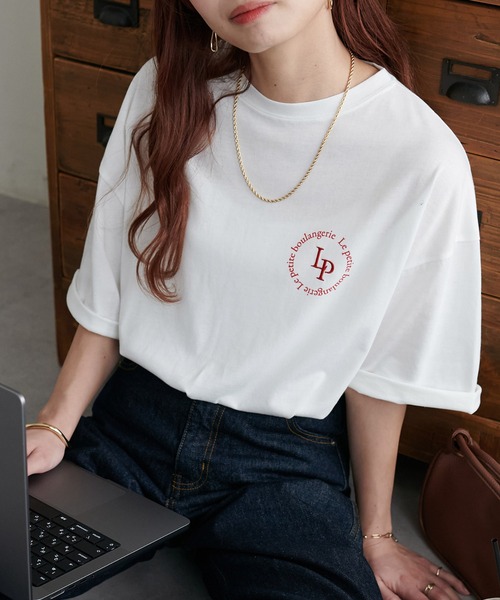 DISCOAT（ディスコート）の「【WEB限定】刺繍サークルロゴTシャツ（Tシャツ/カットソー・レディース・グレー/ホワイト/ホワイト系その他/ネイビー/オフホワイト/チャコールグレー/クリア・FREE）」の4枚目の写真