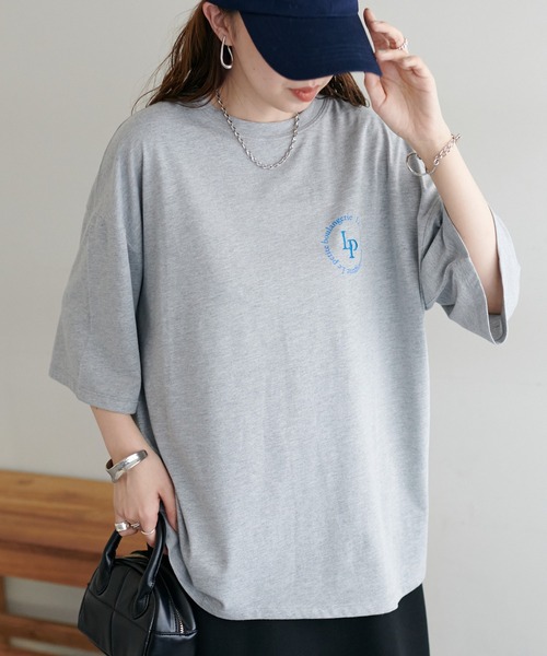DISCOAT（ディスコート）の「【WEB限定】刺繍サークルロゴTシャツ（Tシャツ/カットソー・レディース・グレー/ホワイト/ホワイト系その他/ネイビー/オフホワイト/チャコールグレー/クリア・FREE）」の14枚目の写真