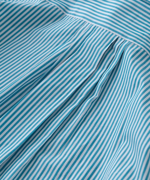 BRICK & SONS（ブリックアンドサンズ）の「リラックスバックプリーツシャツ＜ターコイズストライプ＞（シャツ/ブラウス・メンズ・エメラルド・XS/S/M/L）」の4枚目の写真