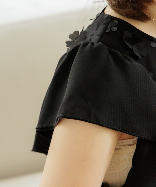 flower（フラワー）の「フローラルモチーフブラウス（シャツ/ブラウス・レディース・ブラック/アイボリー・FREE）」の16枚目の写真