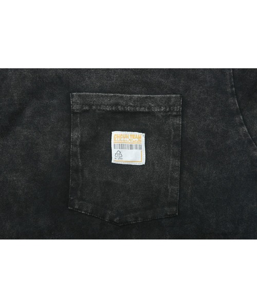 DEVICE(デバイス)の「ヘンリーネック 半袖 Tシャツ ロゴ刺繍 ヴィンテージライク ピグメント加工 ビッグシルエット ポケット 古着風(Tシャツ/カットソー・メンズ・ブラック・FREE)」の2枚目の写真